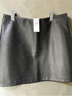 GAP Black Faux Leather Mini Skirt